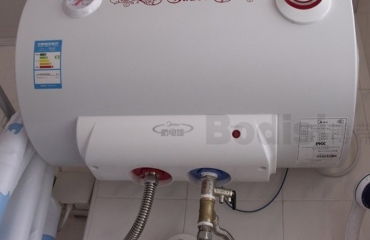 燃?xì)狻㈦姛帷⑻柲芘c空氣能熱水器上門快修服務(wù)